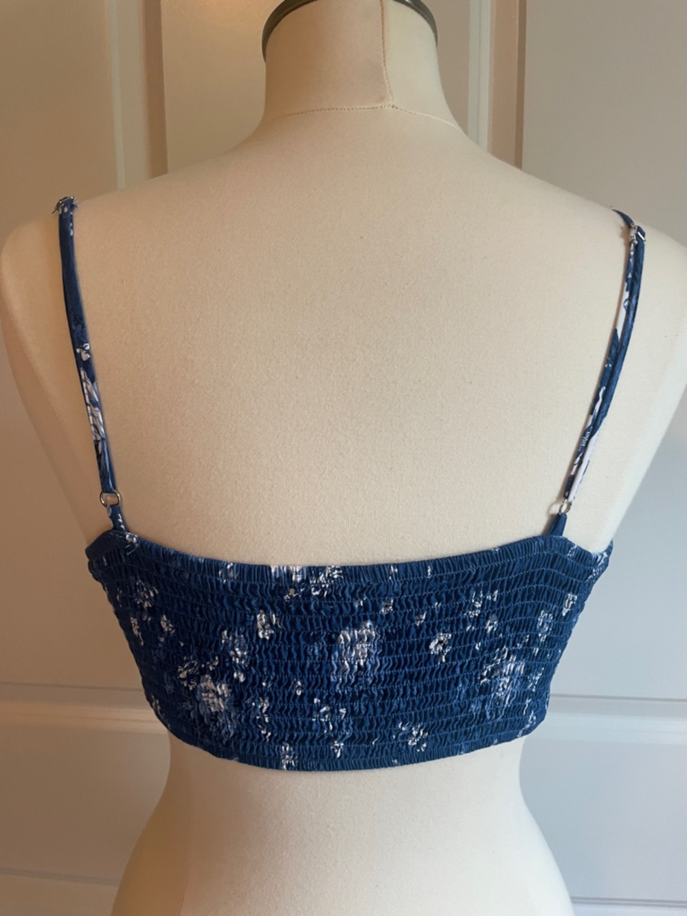 Vici Navy and White Floral Bralette Crop Top Size Medium - Picture 4 of 7